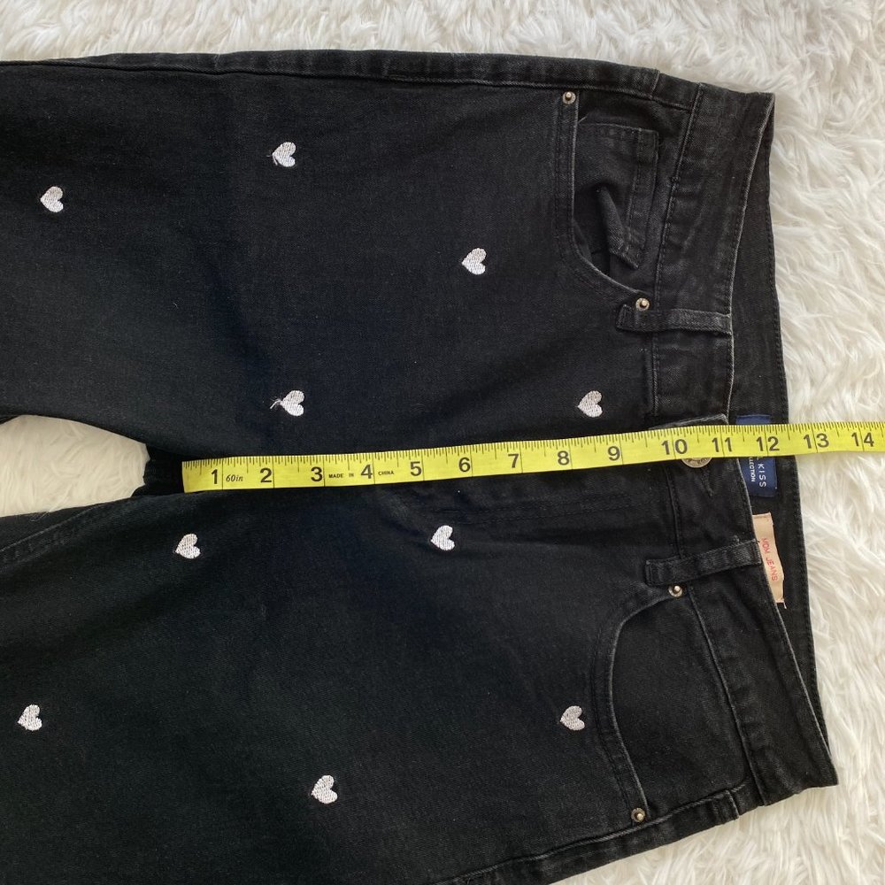 UO Angel Kiss Mom Fit High Rise Embroidered Heart Black Denim Jeans - Picture 6 of 8